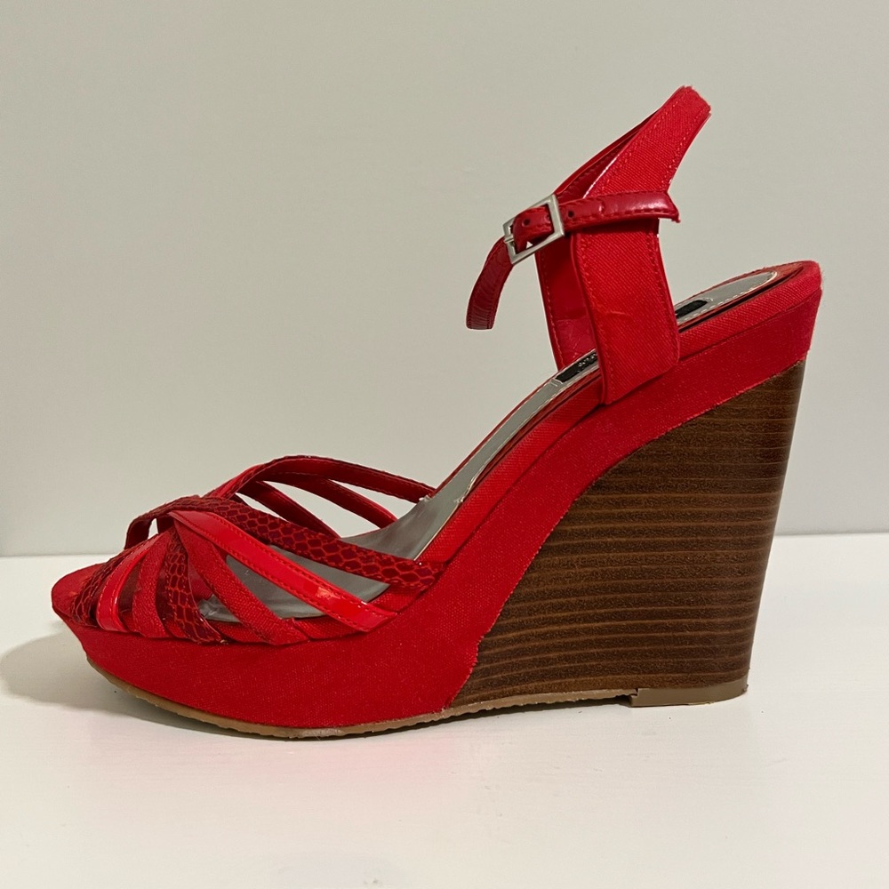 WHBM red woven wedge espadrilles sz 8